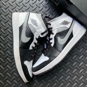 Jordan 1 mid ‘White shadow’